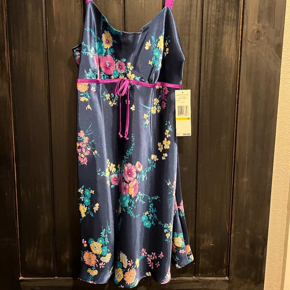 Jones New York Intimates Night Gown Morning Glory Size M *NWT*